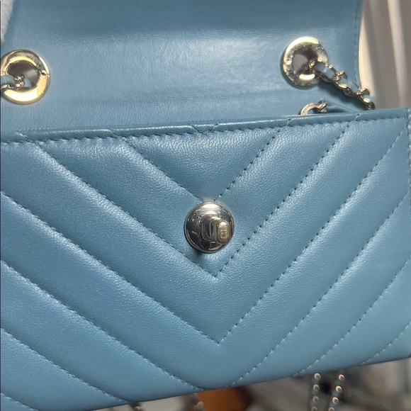 Chanel WOC Trendy Chevron CC blue crossbody bag with the box - Picture 13 of 17